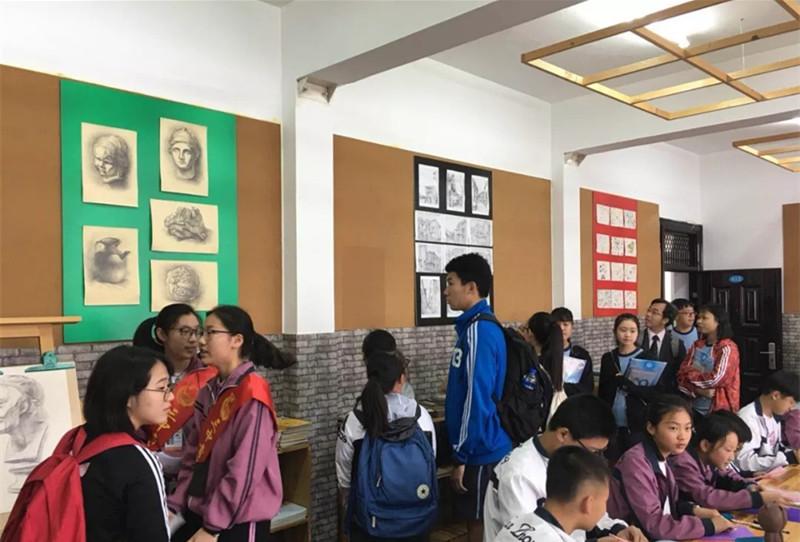 新时代背景下的新澳门三中三理念，解答、解释与落实
